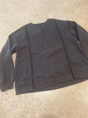 Black Crewneck Sweatshirt - Classic Casual Pullover